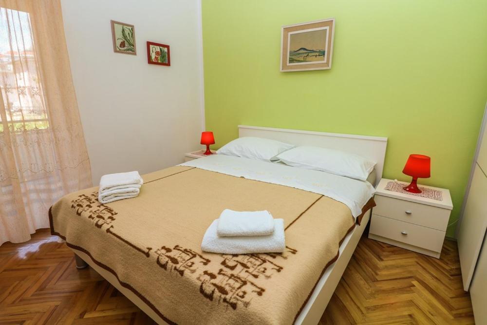 Double Rooms Tomica 2 With Balcony Baška Esterno foto