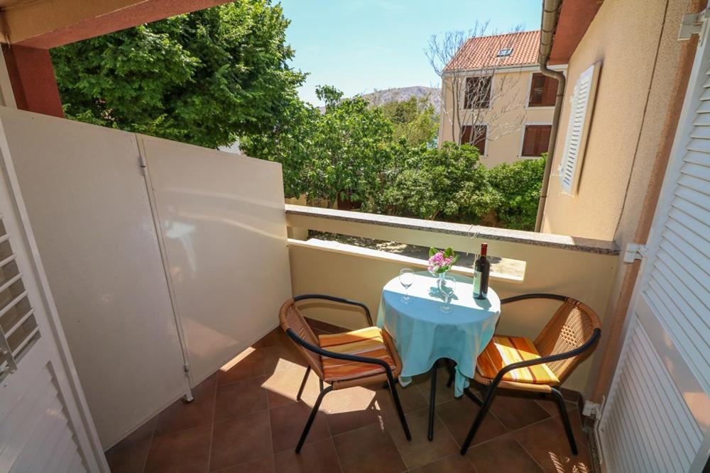 Double Rooms Tomica 2 With Balcony Baška Esterno foto