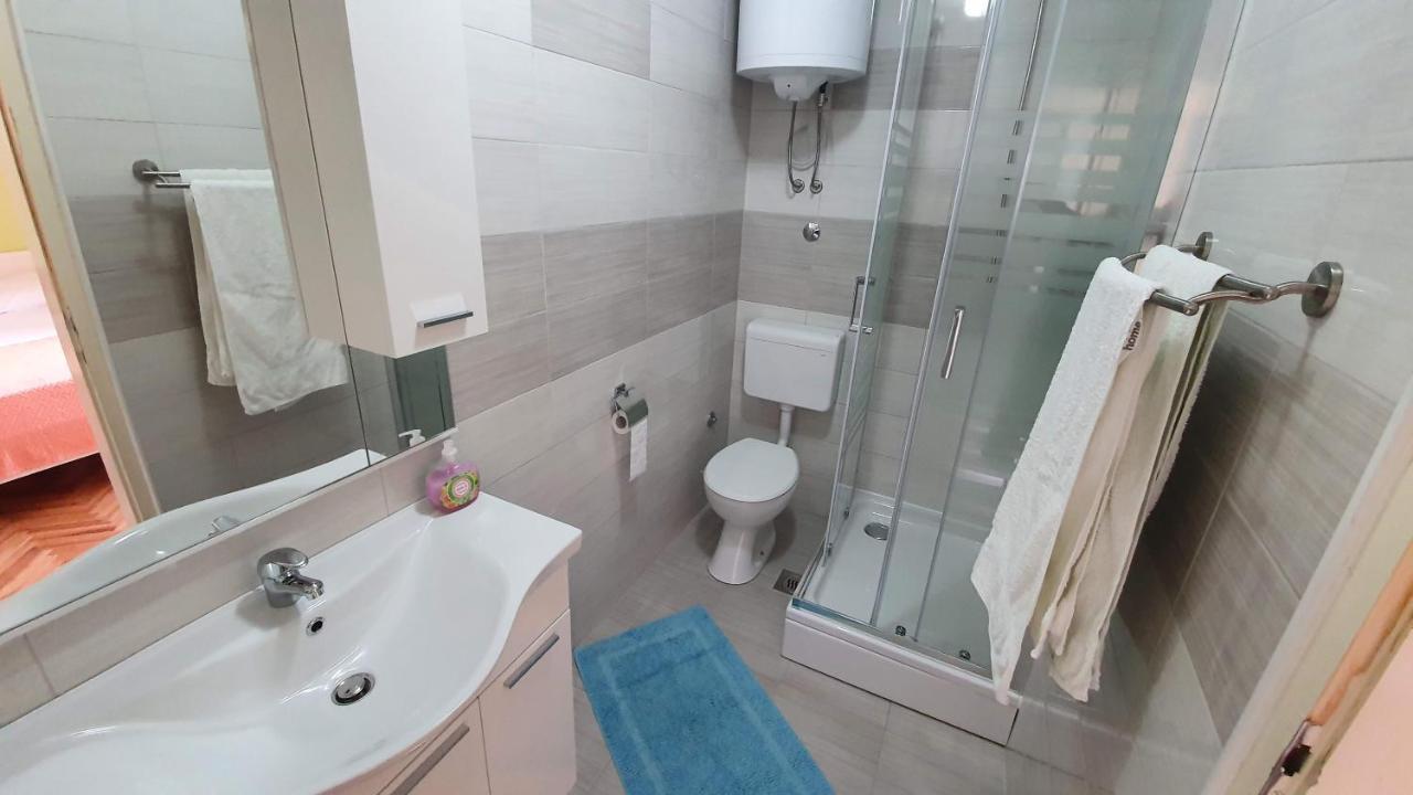 Double Rooms Tomica 2 With Balcony Baška Esterno foto