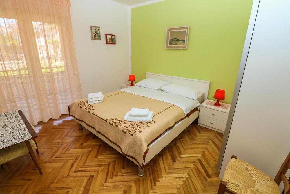 Double Rooms Tomica 2 With Balcony Baška Esterno foto