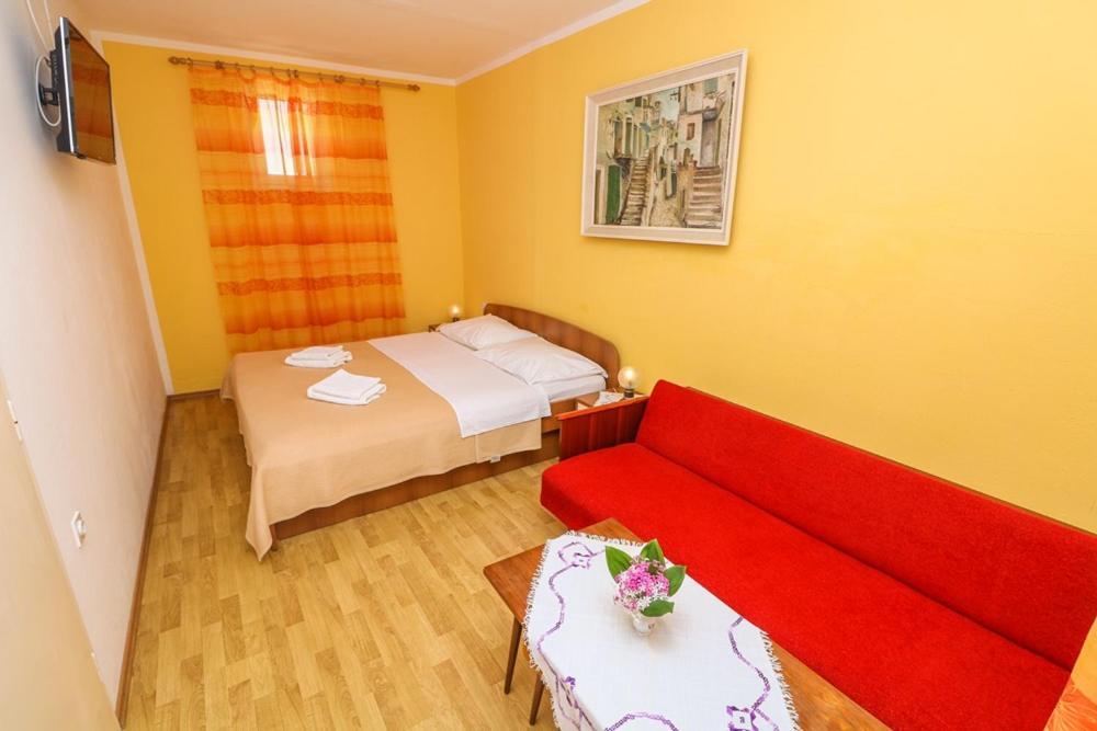 Double Rooms Tomica 2 With Balcony Baška Esterno foto